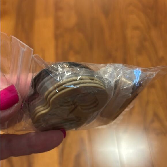 Bra Strap Clips and Bra Straps Holder Set - Picture 9 of 9